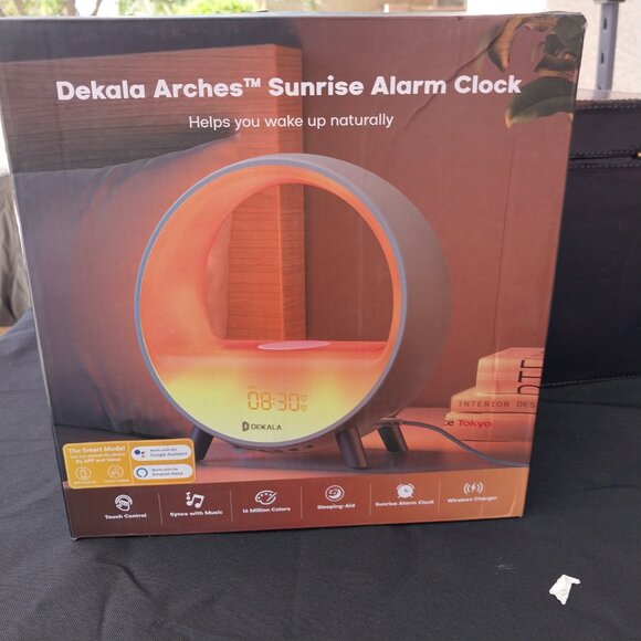 Dekala Arches Deluxe Sunrise Alarm Clock, alexa. New in open box - Picture 3 of 8